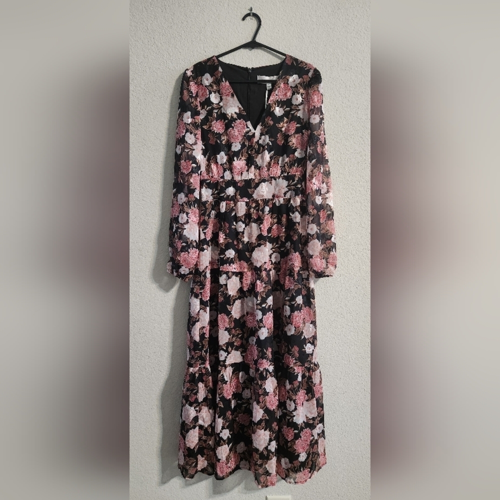 Adelyn Rae NWT Women’s Black Rose Tiered Maxi Dress Long-sleeve V-neck size XS